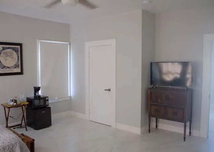 Spacious And Comfy Suite Near Mia 2 Queen Beds Miami