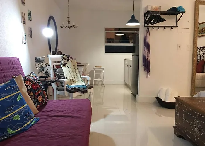 Pet friendly Private Studio Blocks From Coconut Grove Miami