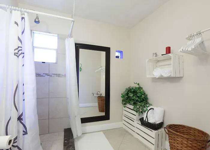 Chic And Comfortable Studio Free Street Parking Miami che accetta animali