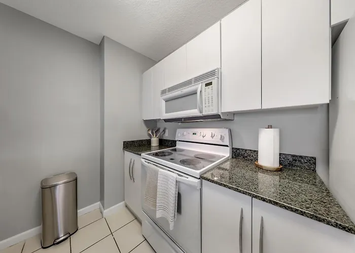 Stunning 1/1 Condo @Brickell Free Parking/Pool