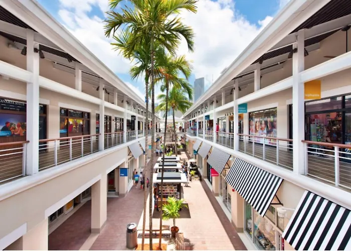 Heart Of Miami Sleeps 10 Near Little Havana Beaches