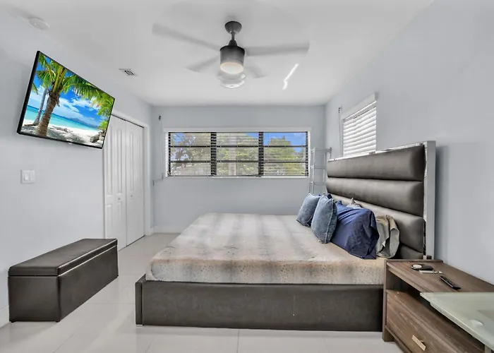 Modern Miami Oversized 3 Bedroom In Central Location