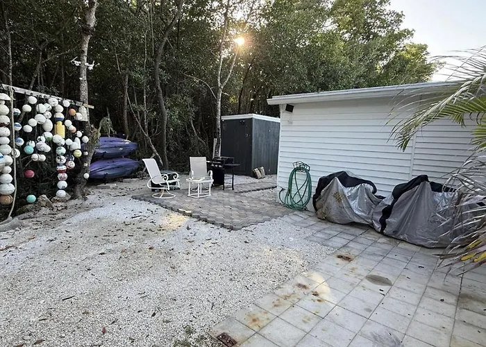 Beachside Retreat With Pool, Boat Ramp Dock For Rent