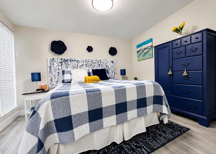 Little Havana Apartment With Patio Free Parking Near Airport