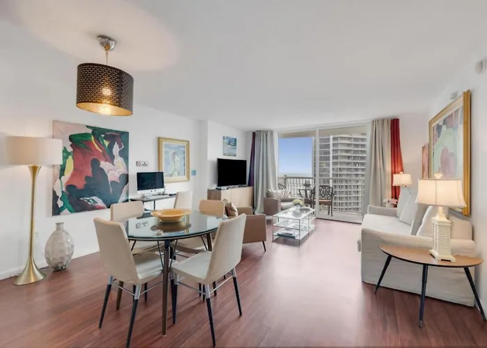 Brickell Apt With Bay Views, Pool, Free Parking