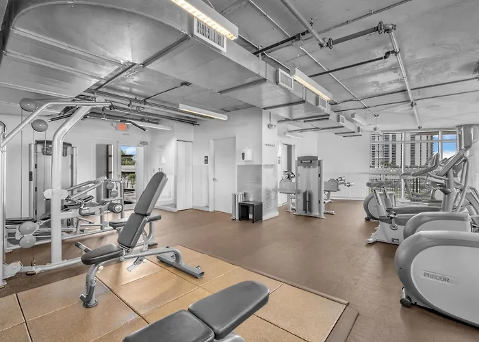 Pet friendly Amazing Condo With Pool At Midblock Miami