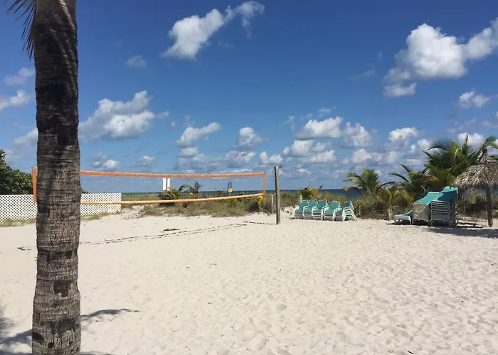 Boutique Beach Haus Key Biscayne Contemporary Apartments