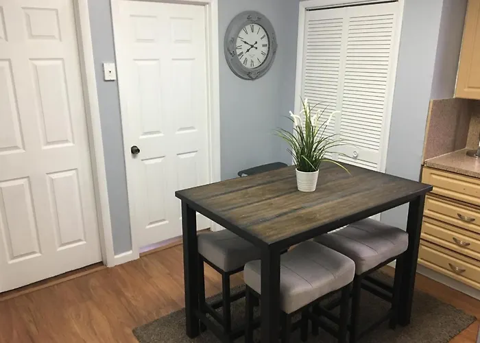 3/1 Close To Miracle Mile, Brickell, Beaches,Airport Villa Miami