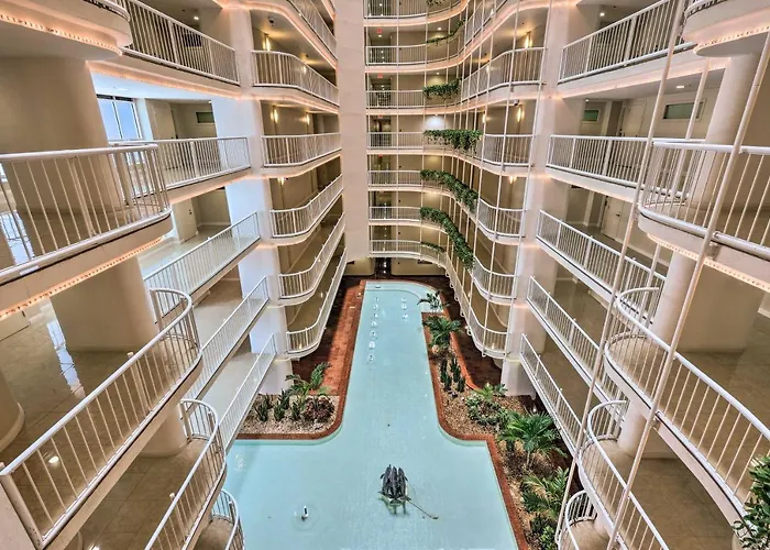Waterfront High-Rise Condo - Miami Beach 5 Mi
