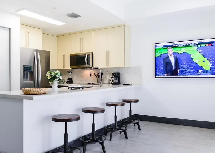 Amazing Townhouse 6 Miles From The Beach - Nth3
